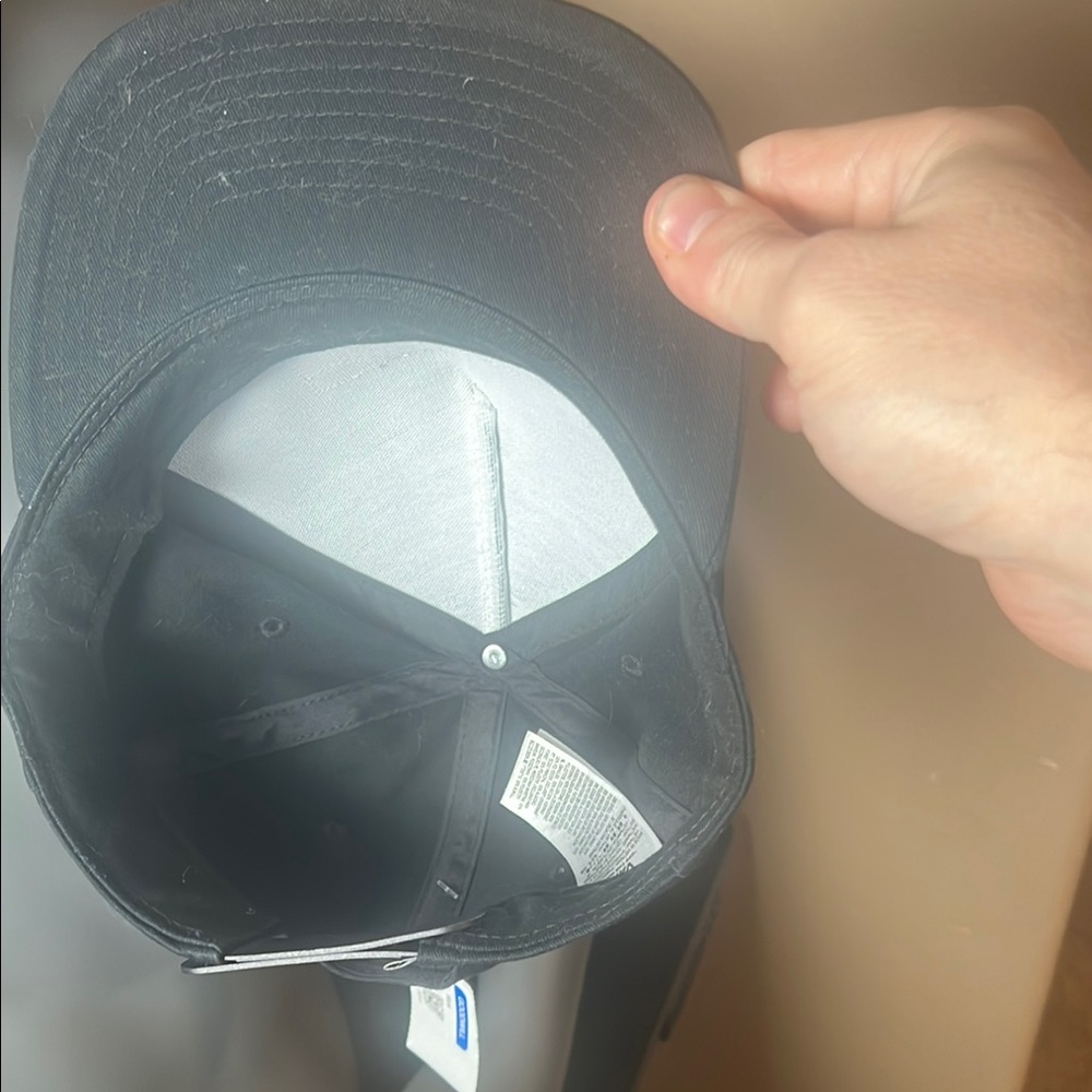 Vans Black Cap| Snap Adjustable back - Picture 4 of 4